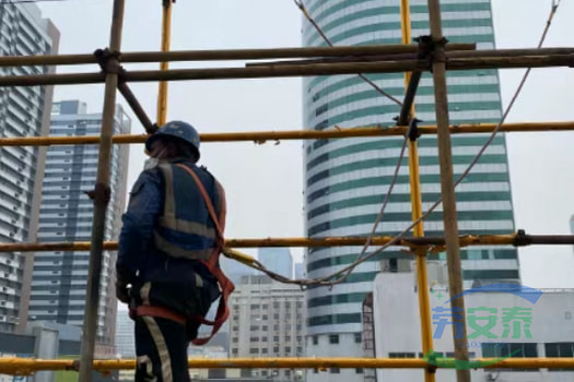 工地安全无小事：劳安泰带您了解工地安全事故的防范措施与个人防护用品的重要性